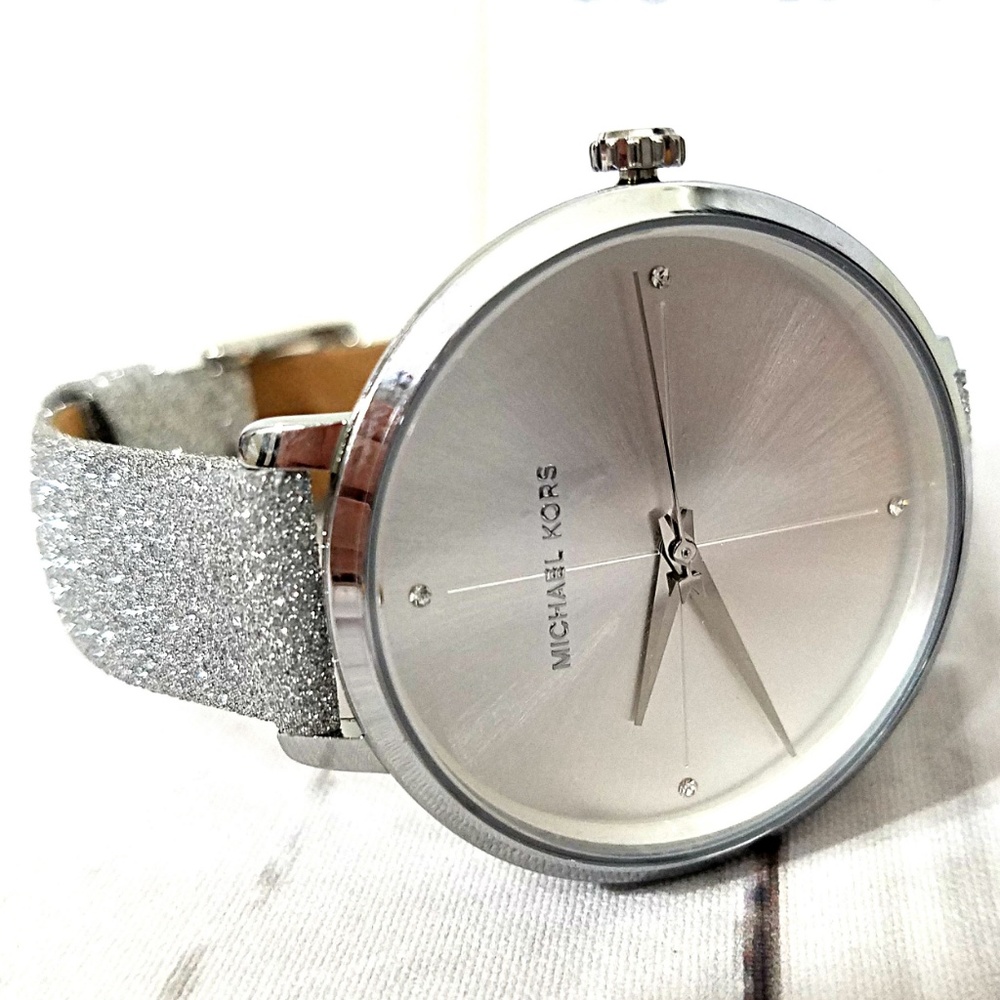🔥NWT Michael Kors Charley Silver Watch MK2793 - Picture 6 of 8